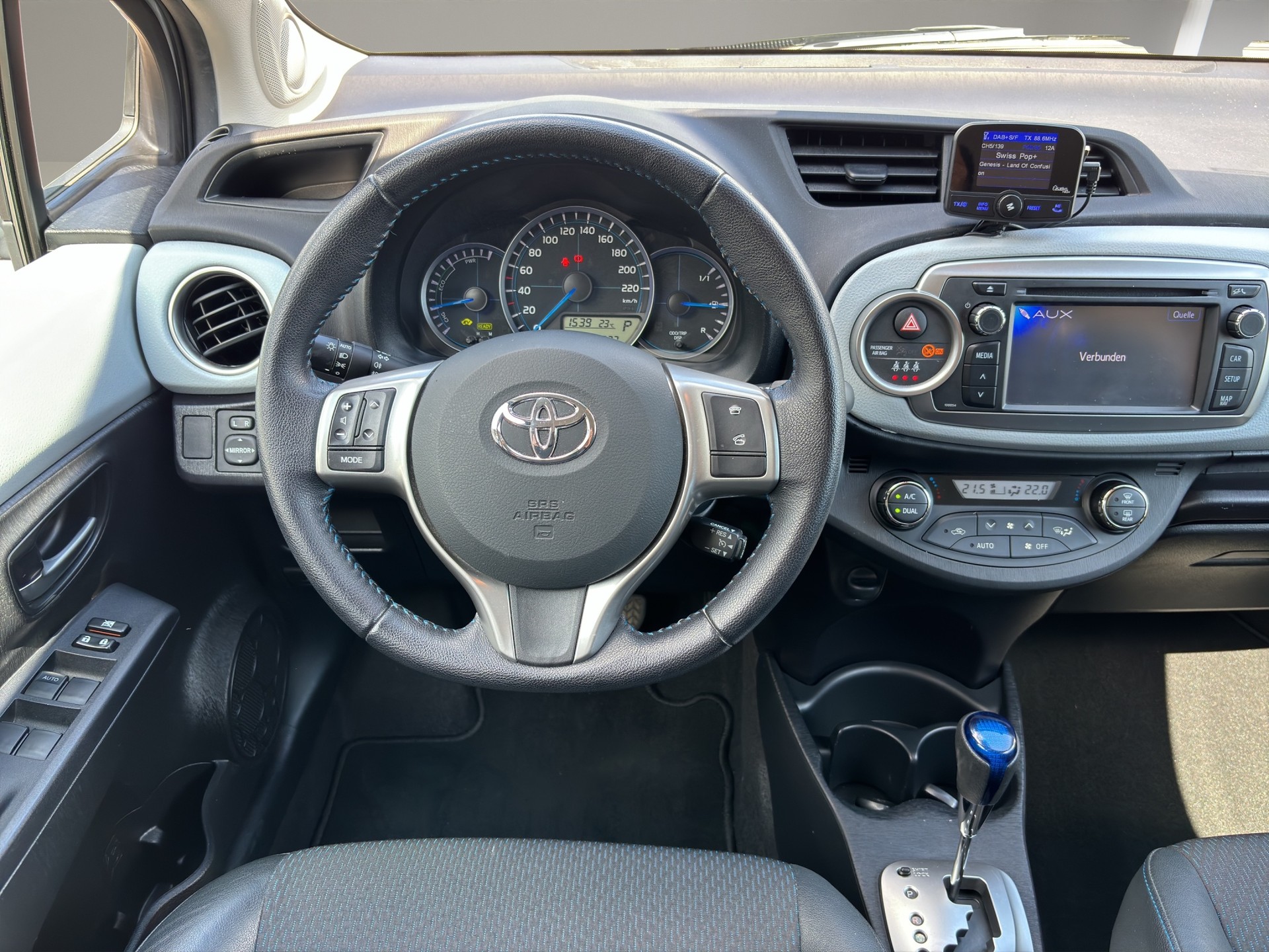 TOYOTA Yaris 1.5 VVT-i Hybrid Sol Premium CVT-image-13