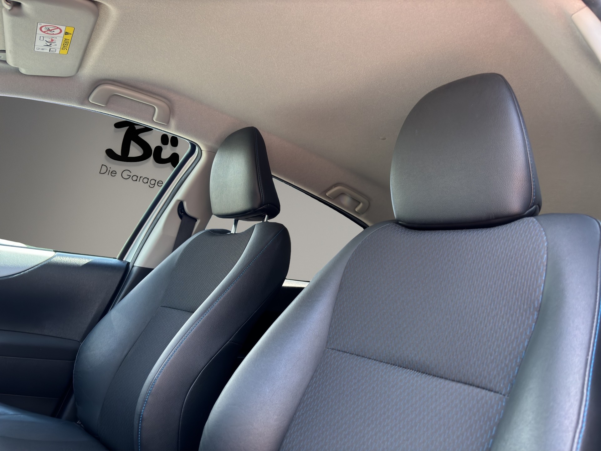 TOYOTA Yaris 1.5 VVT-i Hybrid Sol Premium CVT-image-20