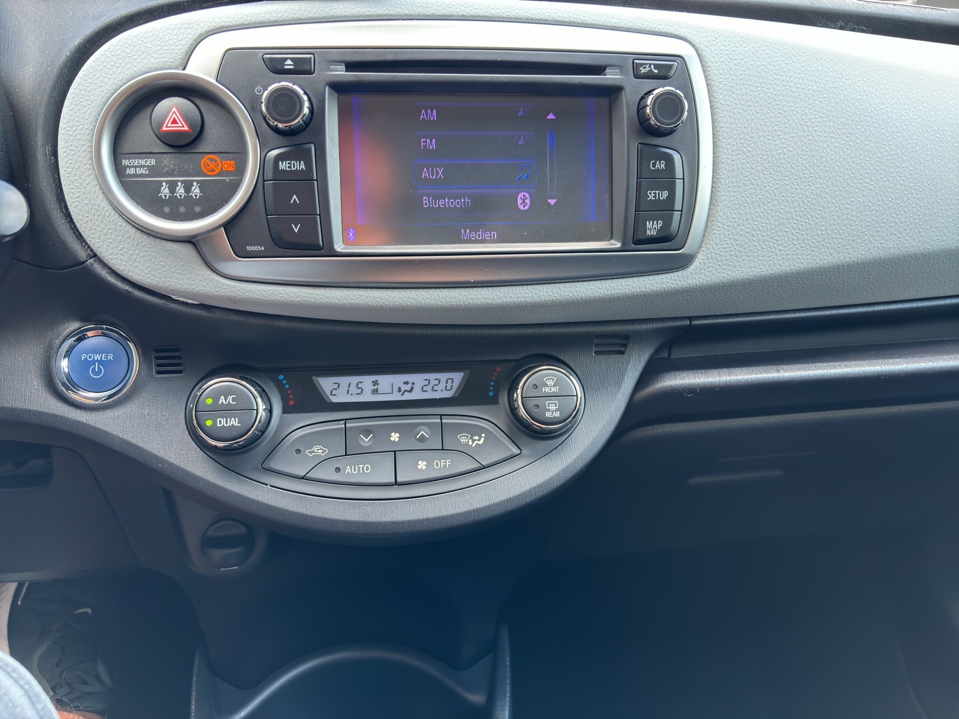 TOYOTA Yaris 1.5 VVT-i Hybrid Sol Premium CVT-image-23