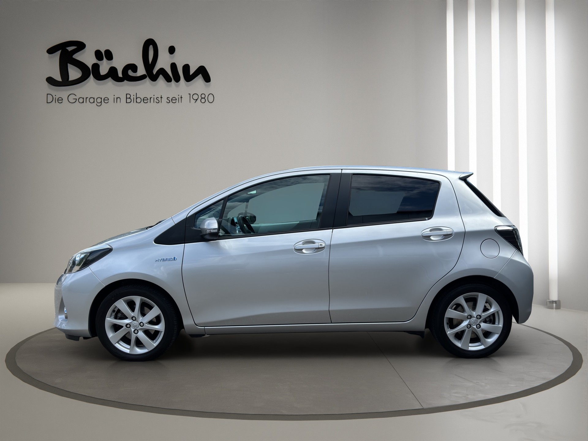 TOYOTA Yaris 1.5 VVT-i Hybrid Sol Premium CVT-image-3