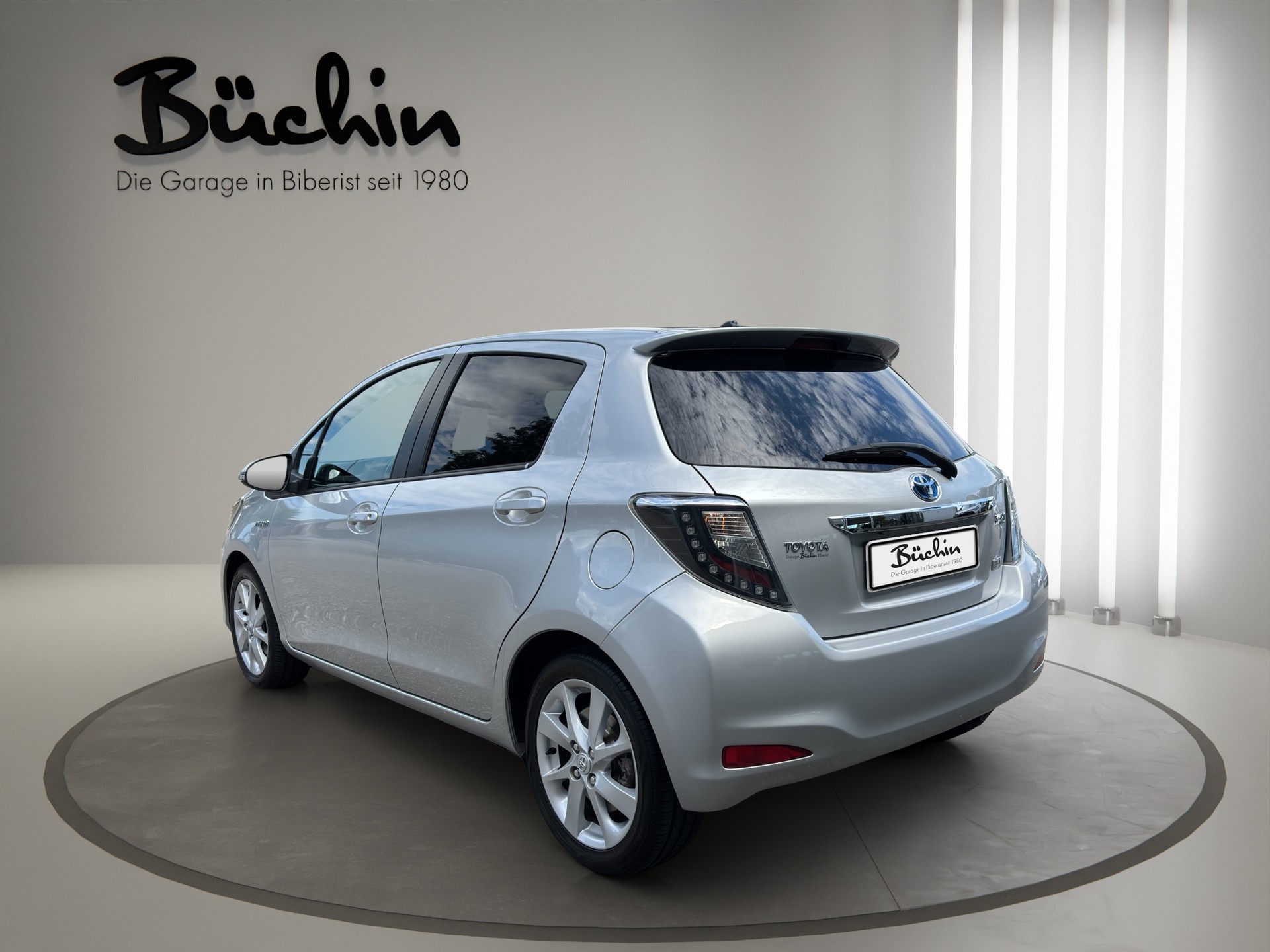 TOYOTA Yaris 1.5 VVT-i Hybrid Sol Premium CVT-image-4
