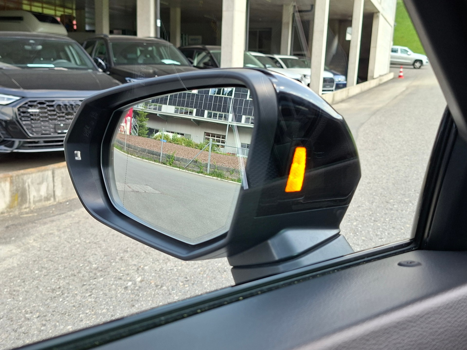 AUDI Q3 Sportback 35 TFSI Attraction S-tronic *inkl. Garantie+Servicepaket+S-Line*-image-13