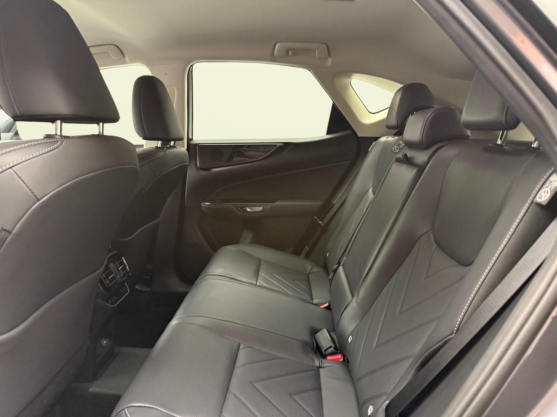 LEXUS NX 450h+ Comfort-image-10