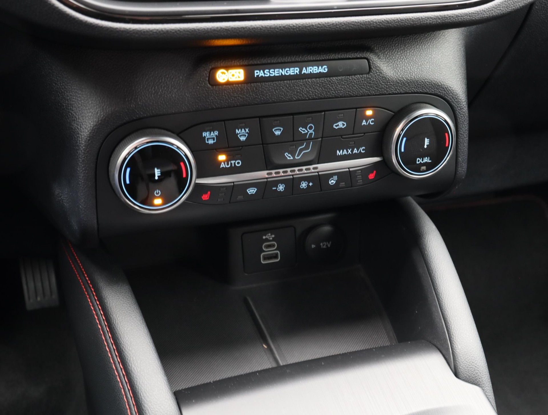 FORD Kuga 2.5 Plug-in Hybrid ST-Line-image-13