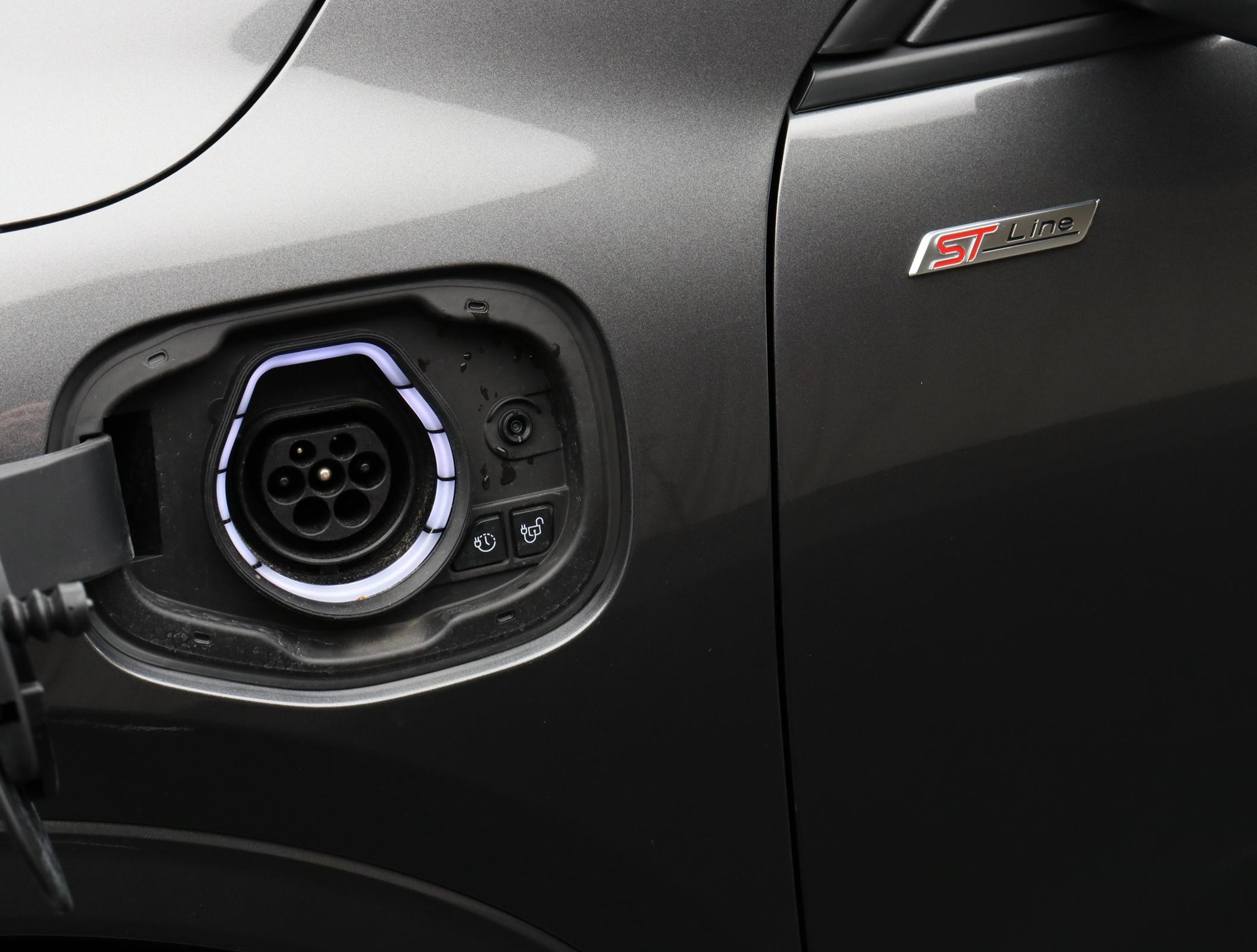 FORD Kuga 2.5 Plug-in Hybrid ST-Line-image-14