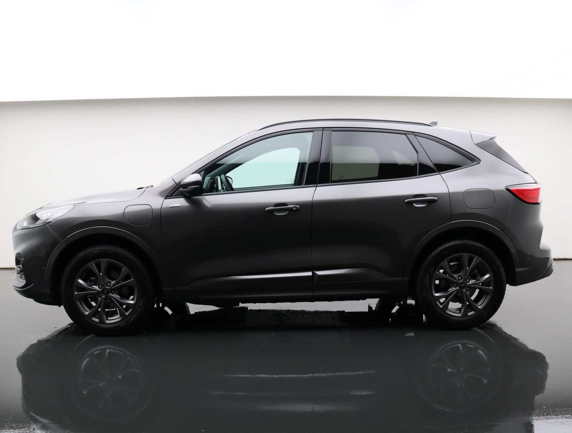 FORD Kuga 2.5 Plug-in Hybrid ST-Line-image-2