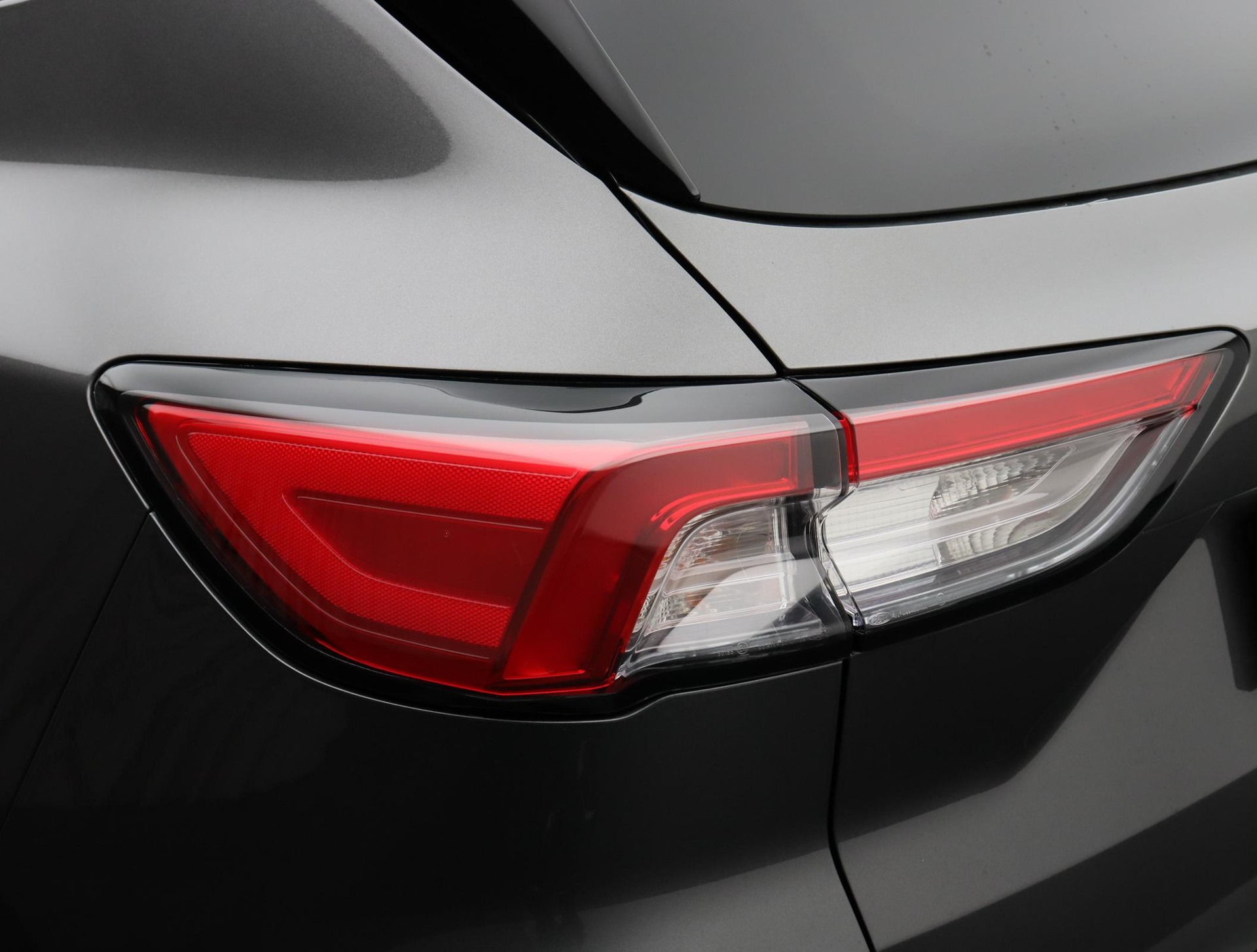 FORD Kuga 2.5 Plug-in Hybrid ST-Line-image-16