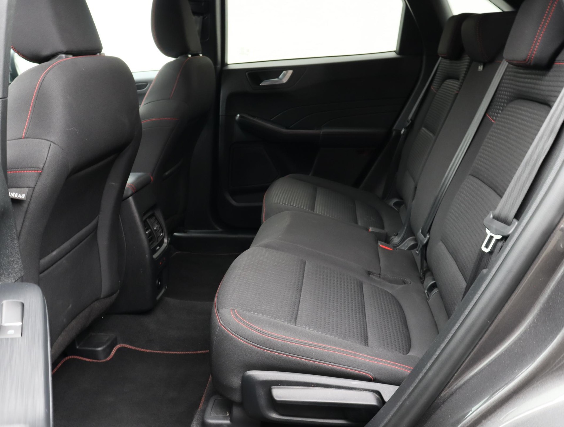 FORD Kuga 2.5 Plug-in Hybrid ST-Line-image-4
