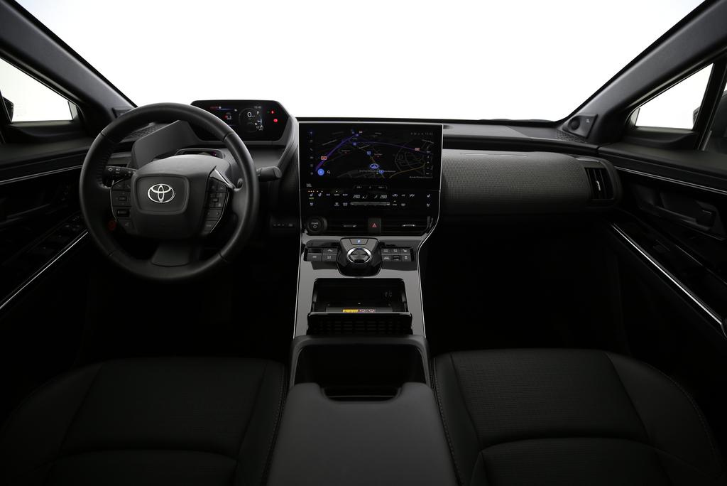 TOYOTA bZ4X Premium AWD-image-4