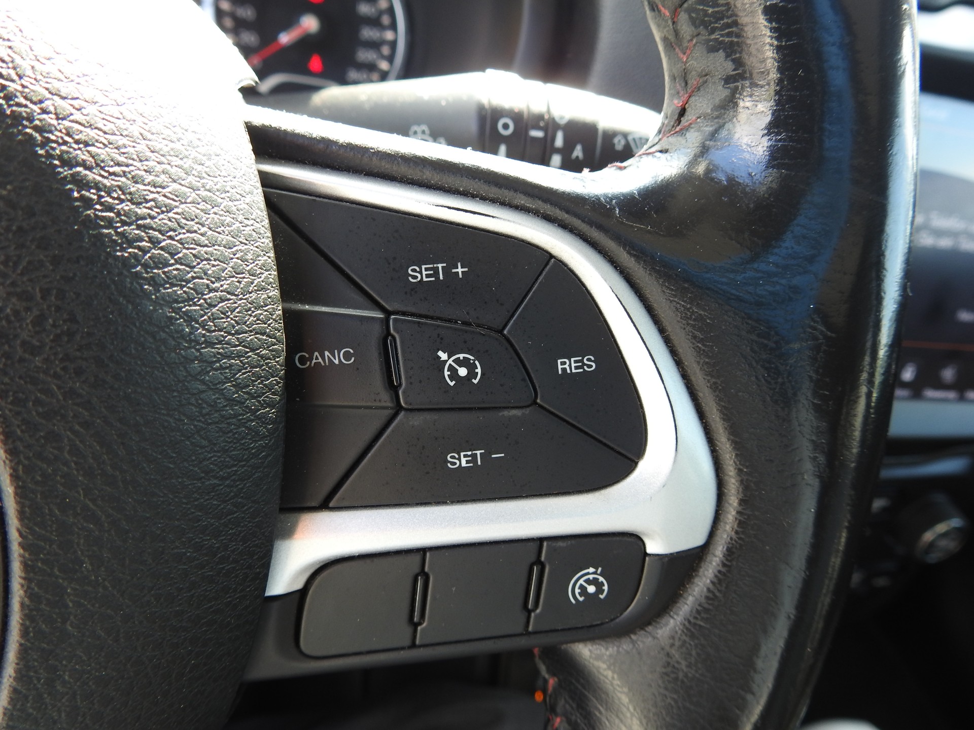 JEEP Renegade 2.0 MJ Trailhawk AWD + Low Range 9ATX-image-24