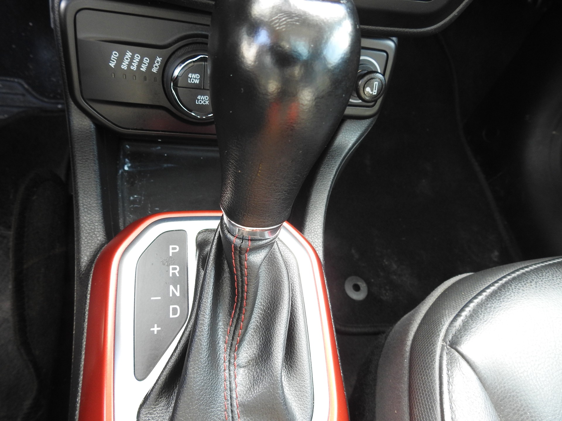JEEP Renegade 2.0 MJ Trailhawk AWD + Low Range 9ATX-image-20