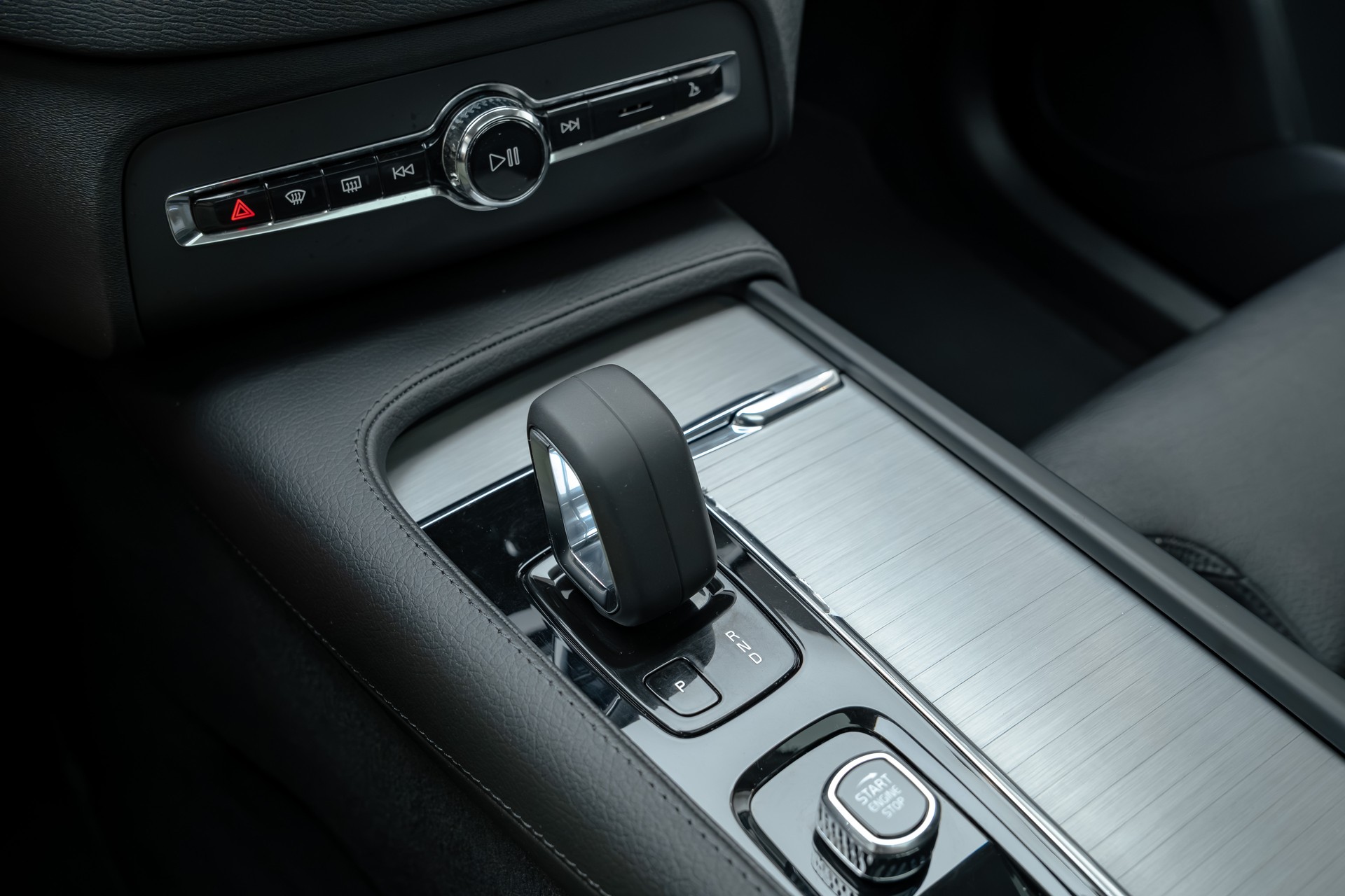 VOLVO XC90 T8 eAWD PluginHybrid Inscription Geartronic-image-10