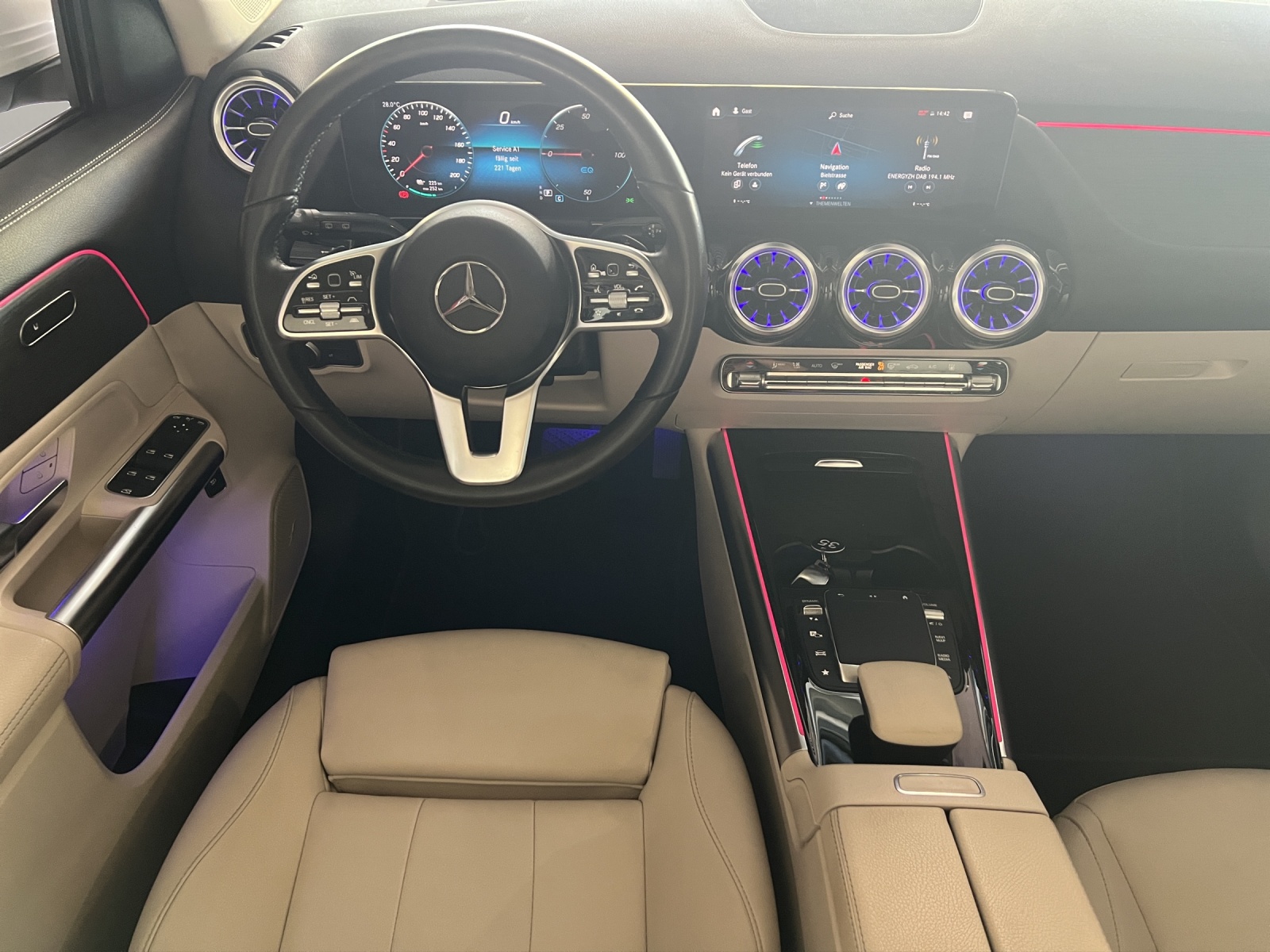MERCEDES-BENZ EQA 300 Swiss Star 4matic-image-8