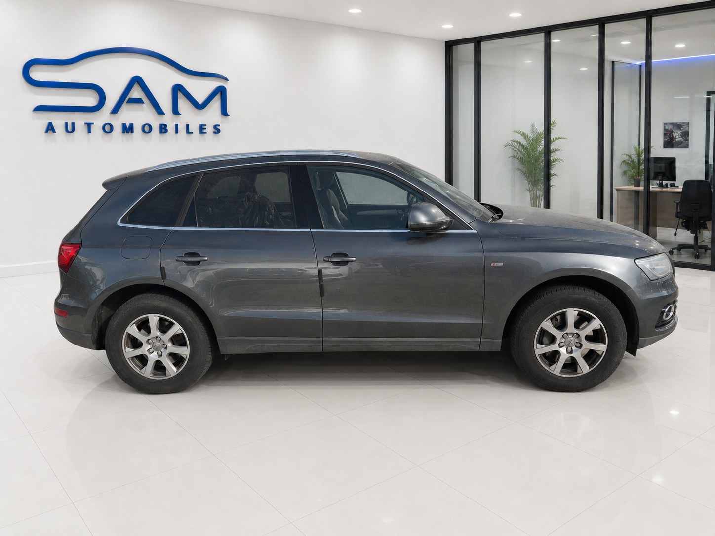 AUDI Q5 S-LINE 3.0 TDI quattro S-tronic-image-2