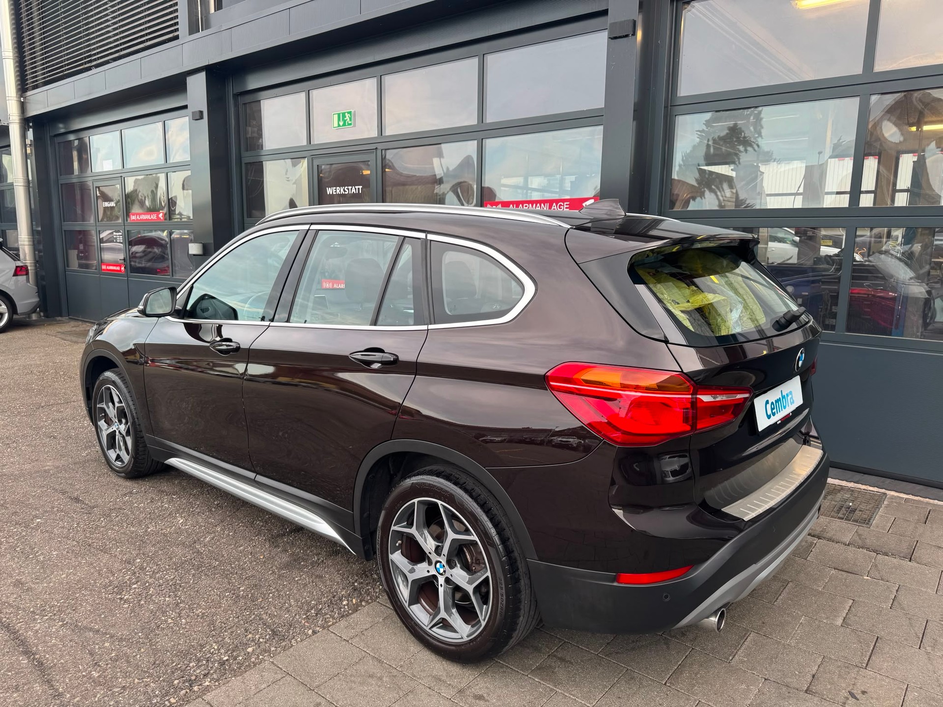 BMW X1 xDrive 20i Sport Line Steptronic-image-4