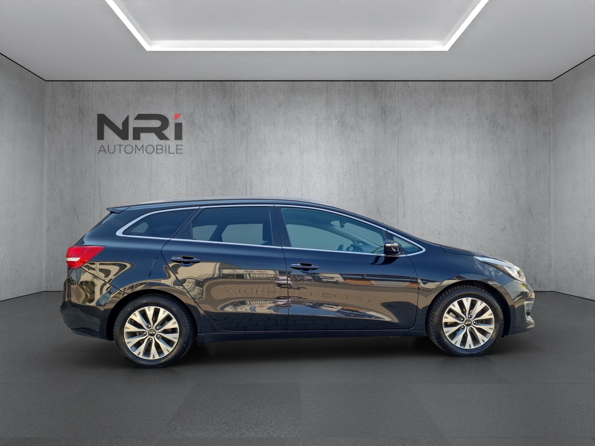 KIA Cee'd Sportswagon 1.6 CRDi Trend-image-3