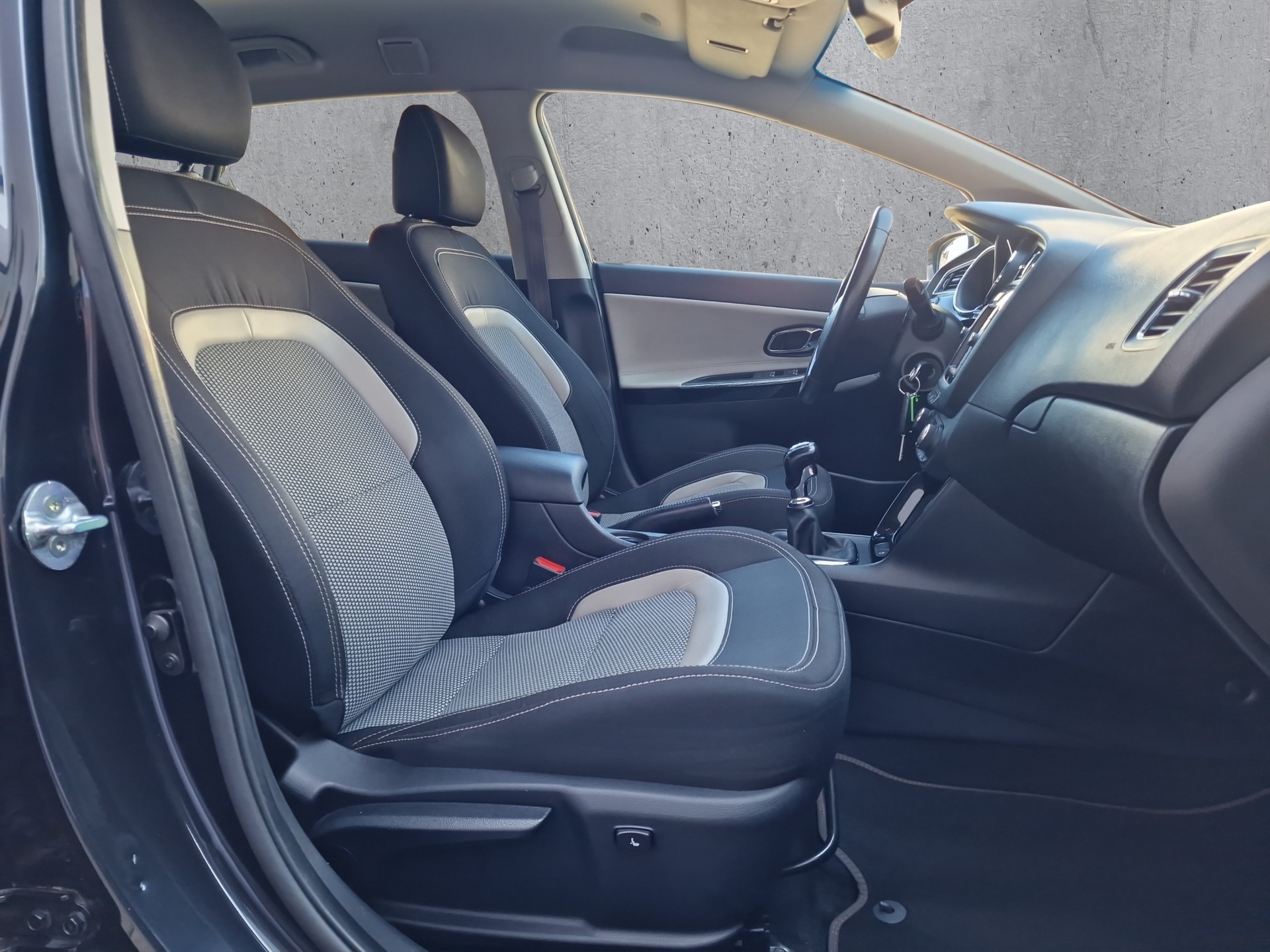 KIA Cee'd Sportswagon 1.6 CRDi Trend-image-11