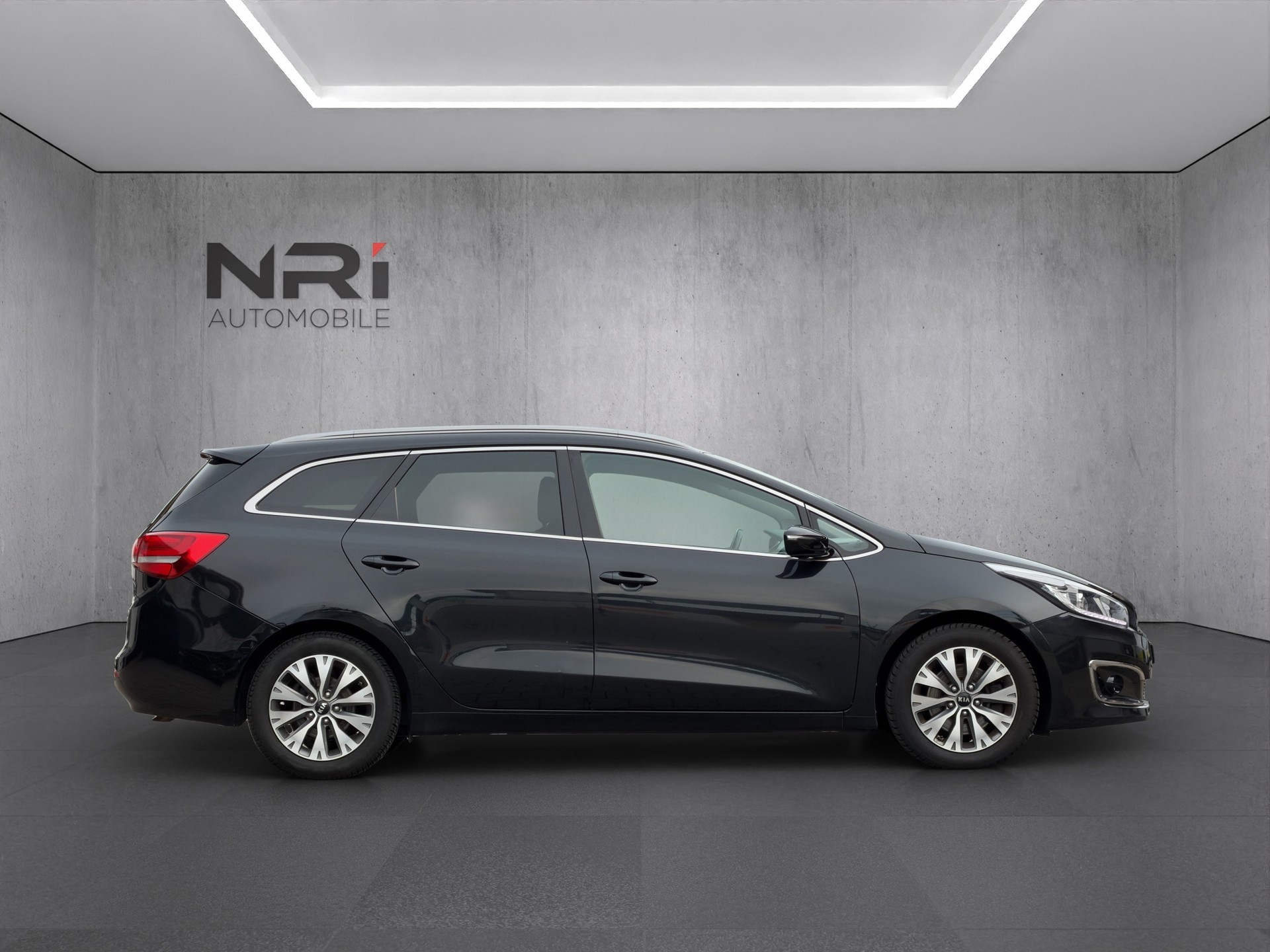 KIA Cee'd Sportswagon 1.6 CRDi Trend-image-3