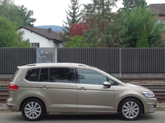 VW Touran 1.8 TSI BlueMotion Technology Highline DSG-image-14