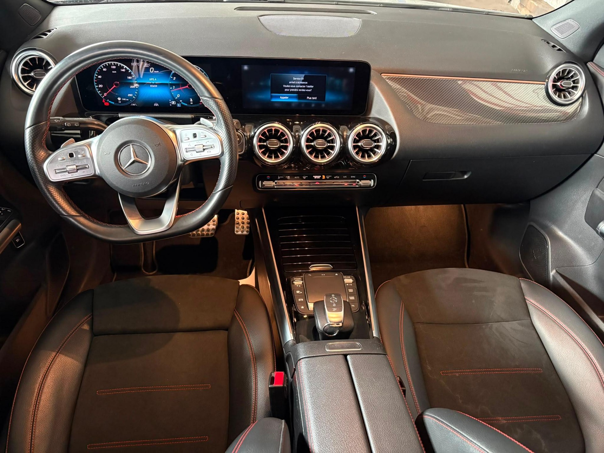 MERCEDES-BENZ GLA 250 AMG Line 4matic-image-6