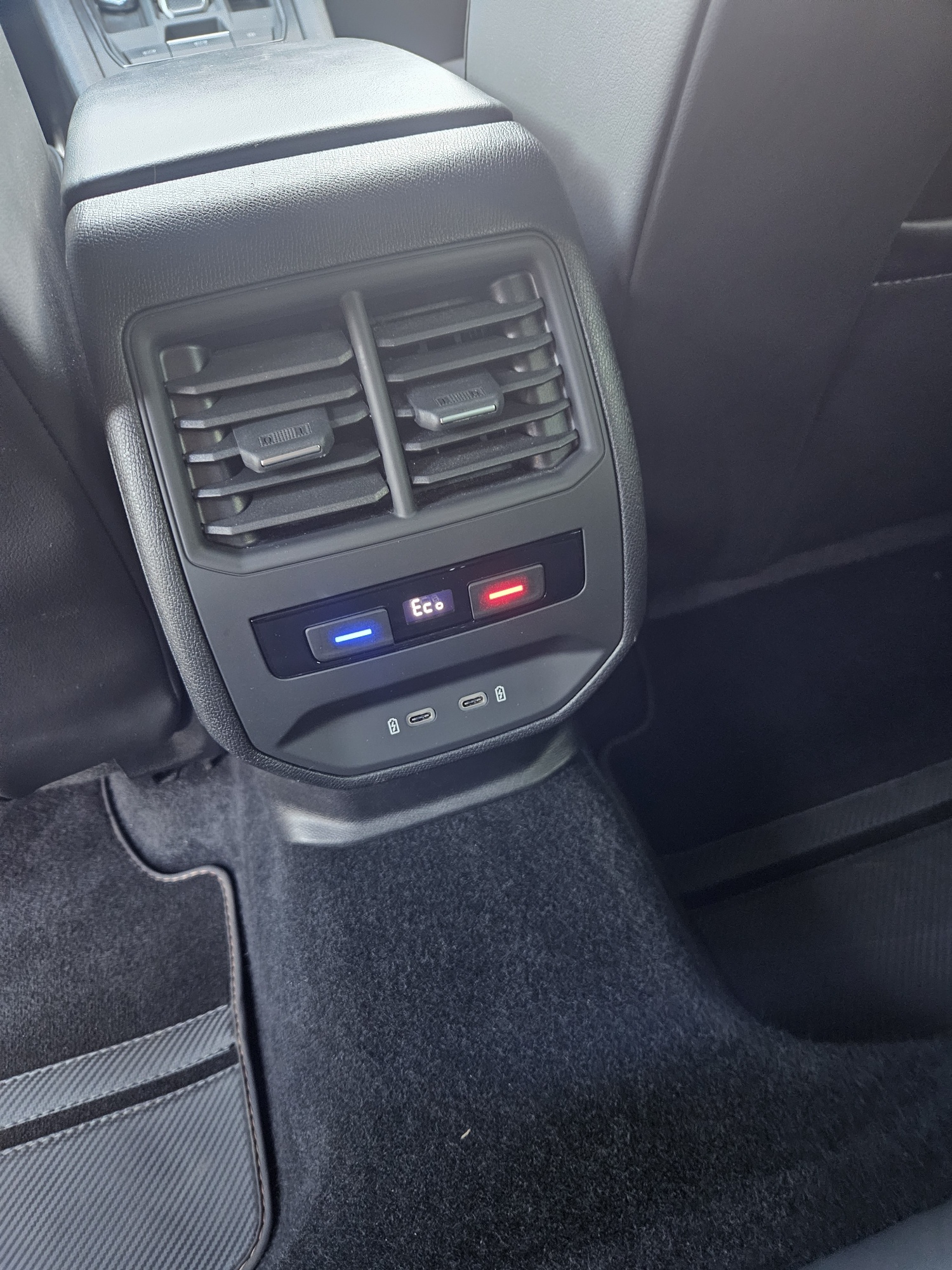 CUPRA LEON ST 1.4 e-HYBRID pHEV DSG-image-10