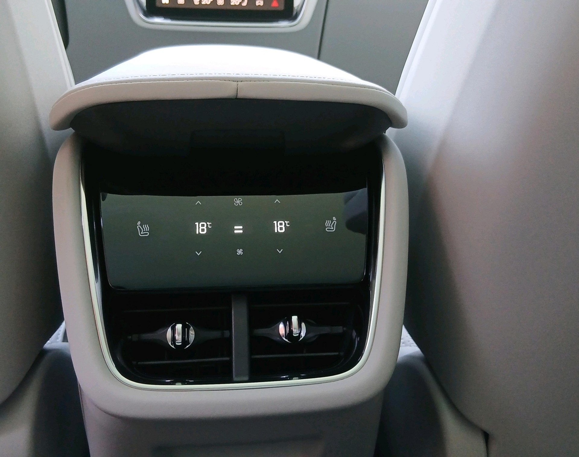 VOLVO EX 90 Twin Performance Ultra AWD-image-19