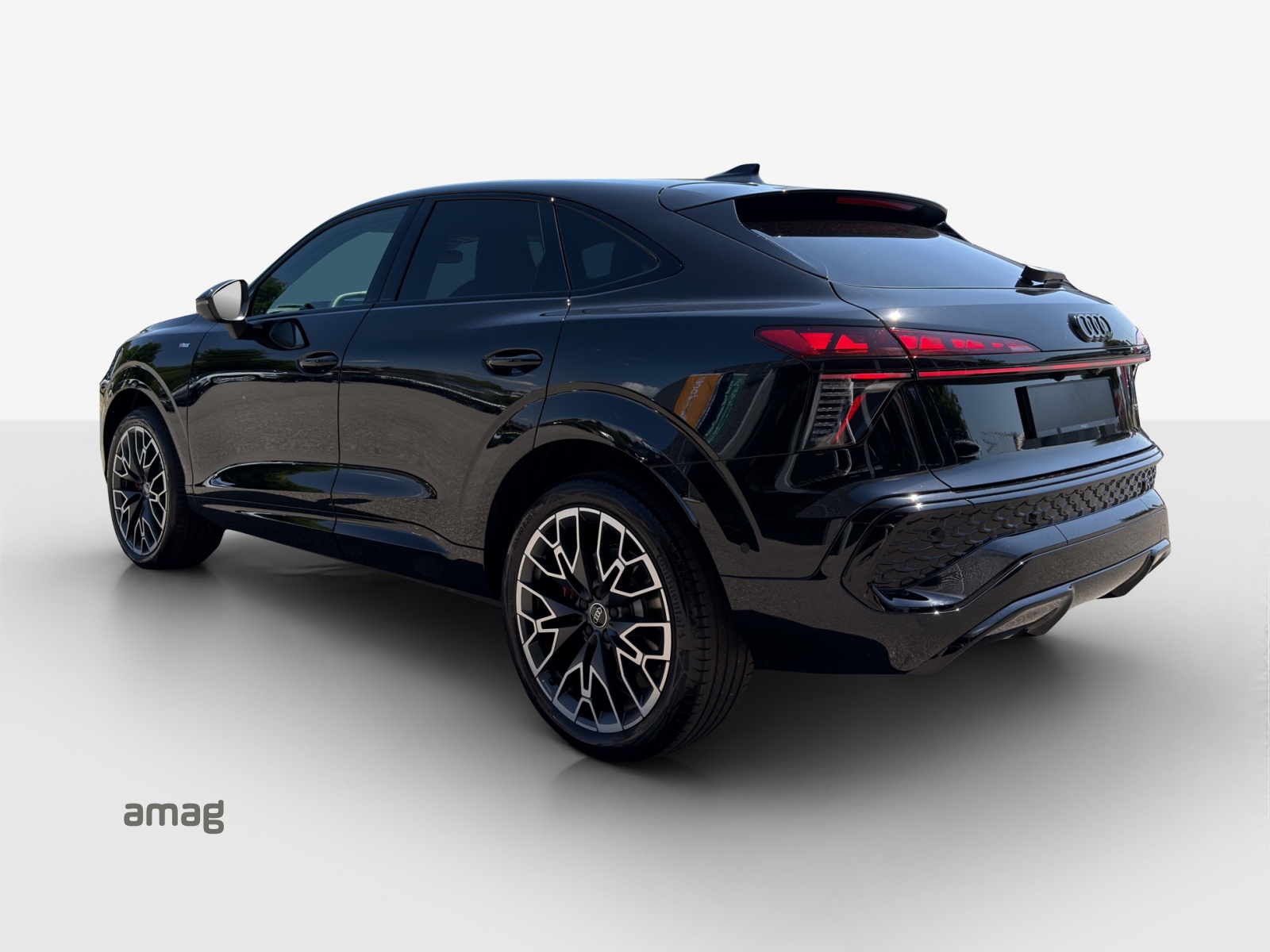 AUDI Q3 Sportback TFSI quattro 195 kW S tronic-showroom-element-2