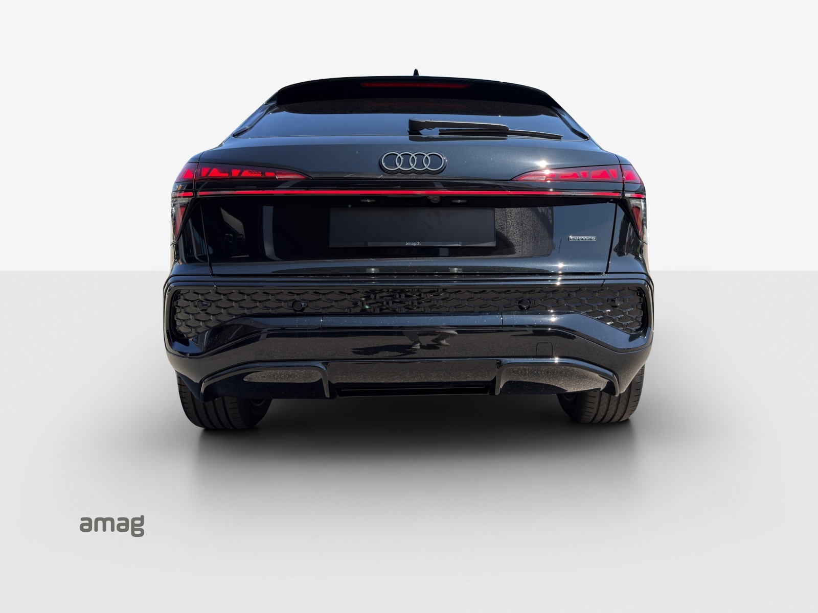 AUDI Q3 Sportback TFSI quattro 195 kW S tronic-image-3