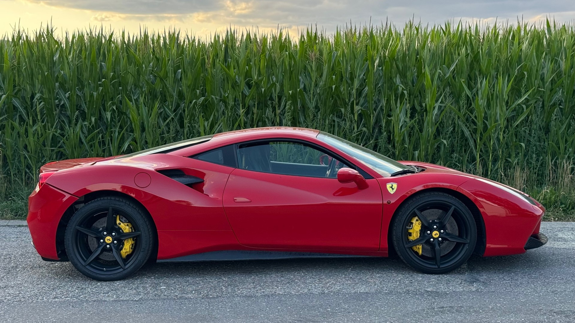 FERRARI 488 GTB 3.9 V8-image-3
