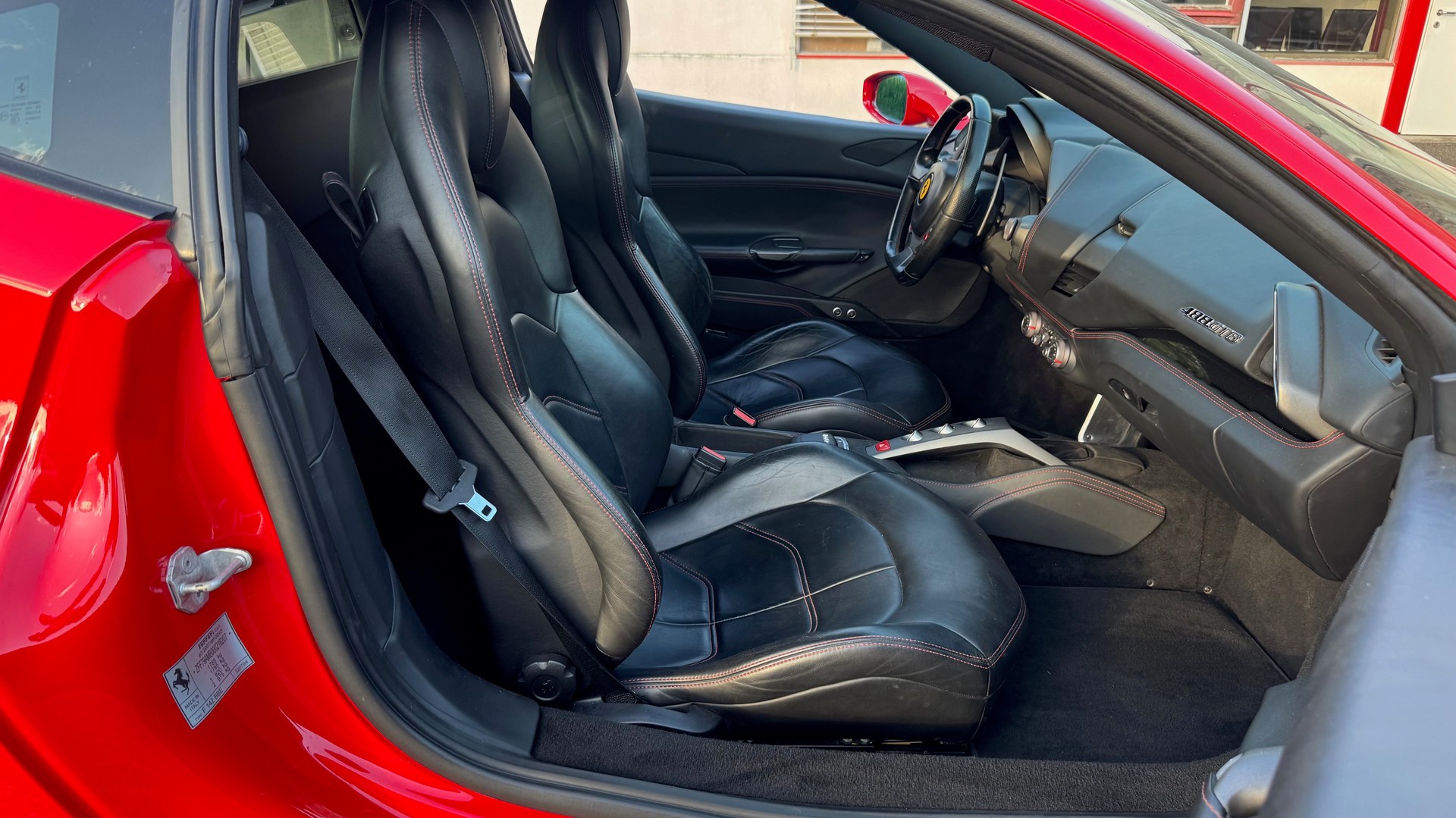 FERRARI 488 GTB 3.9 V8-image-12