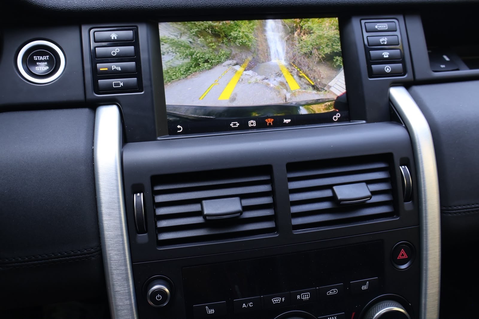 LAND ROVER Discovery Sport 2.0 Si4 SE AT9-image-12