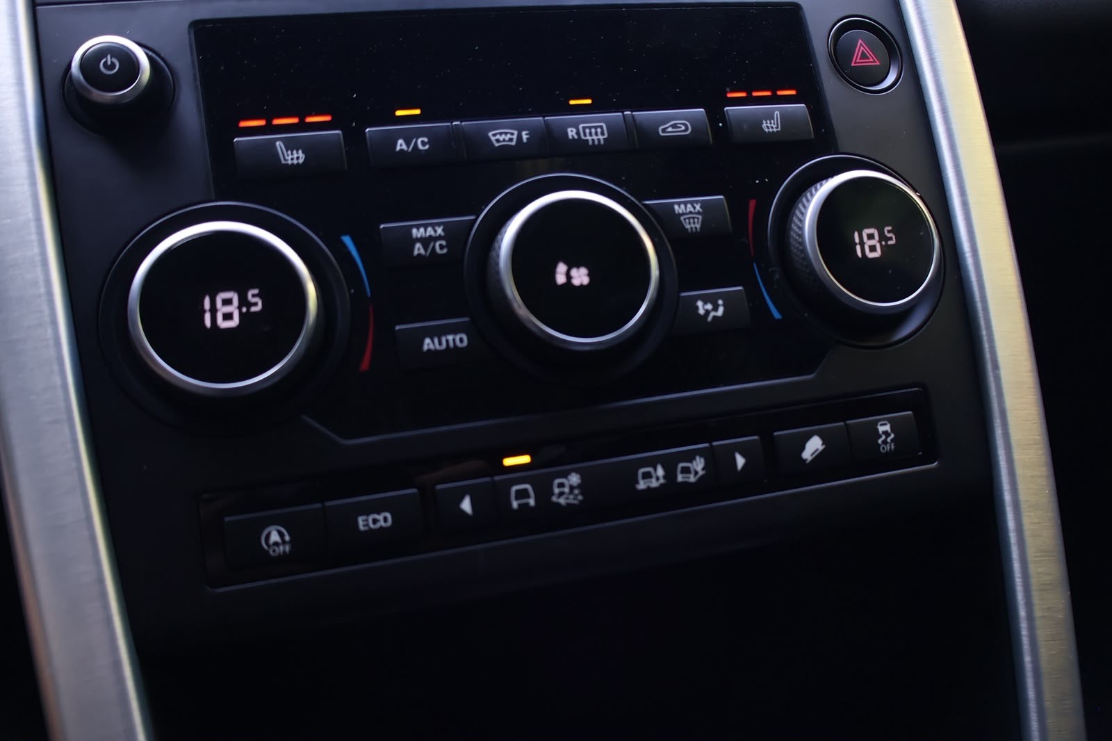 LAND ROVER Discovery Sport 2.0 Si4 SE AT9-image-14