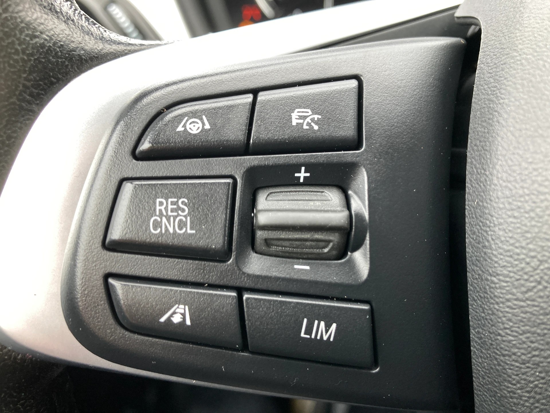 BMW X1 xDrive 18d Steptronic-image-9