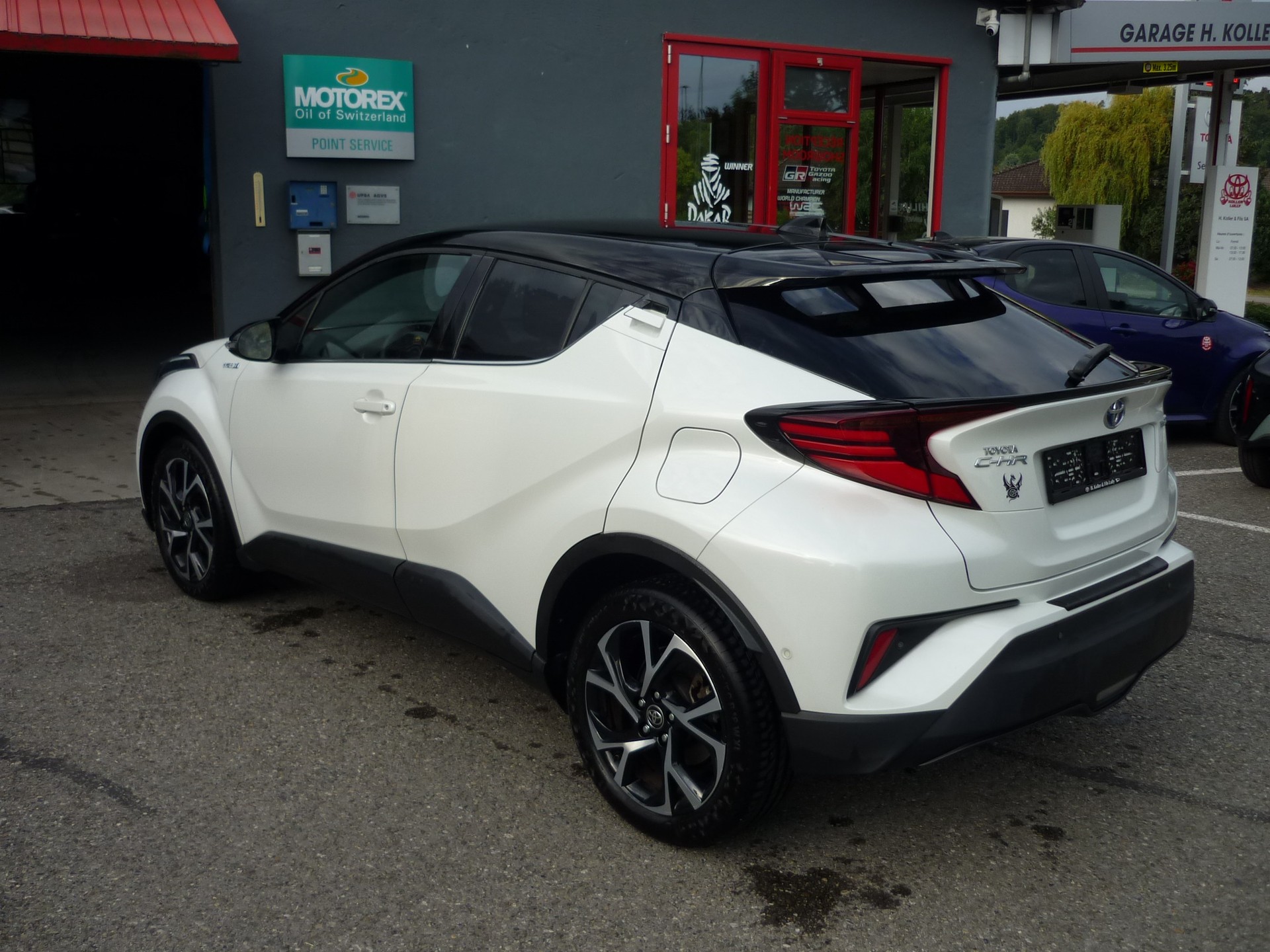 TOYOTA C-HR 1.8 HSD CVT Trend-image-2