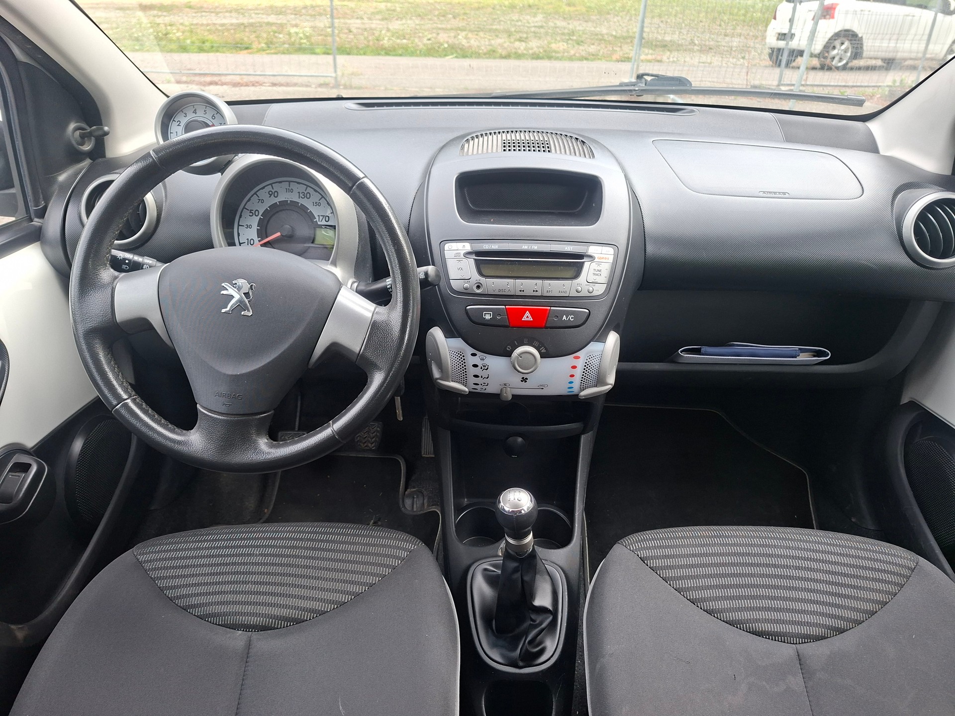 PEUGEOT 107 1.0 Active-image-7