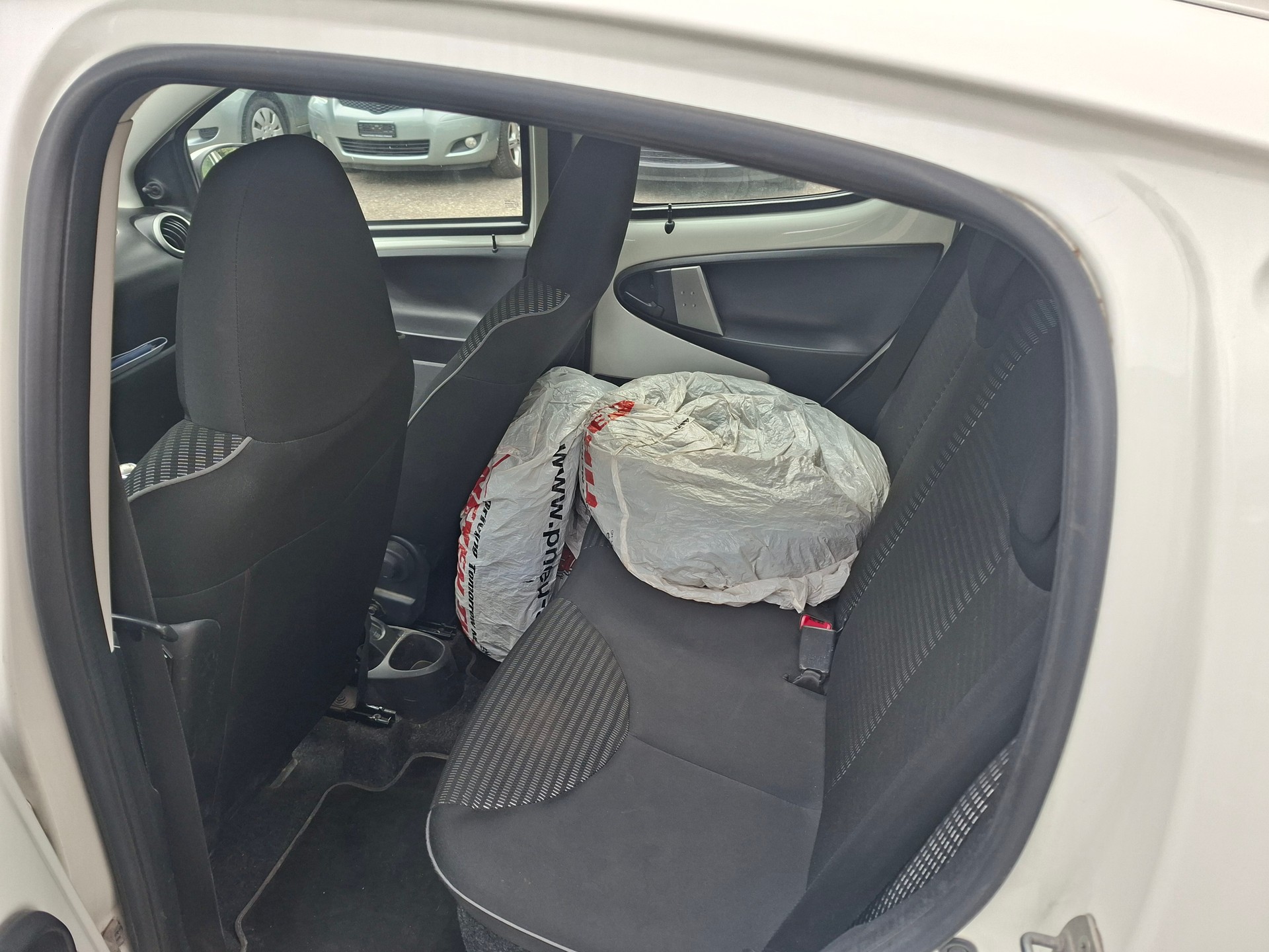 PEUGEOT 107 1.0 Active-image-8