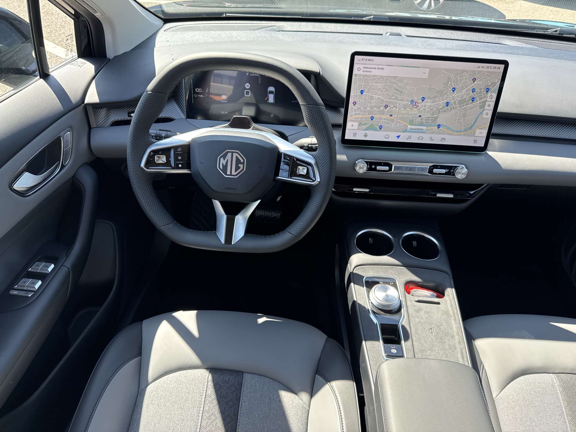 MG 4 EV 64kWh Premium Facelift Automat-image-4