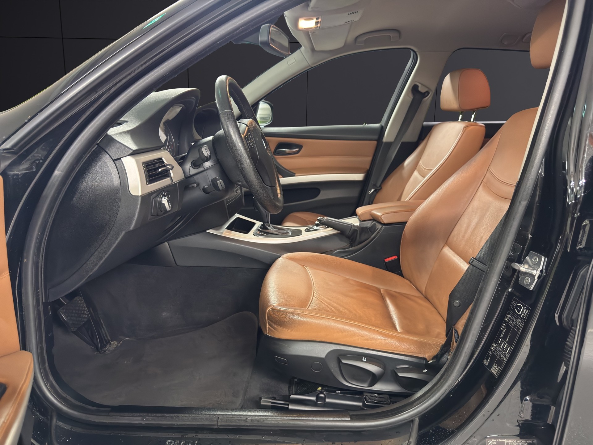 BMW 320i Touring AccessPlus Steptronic-image-10