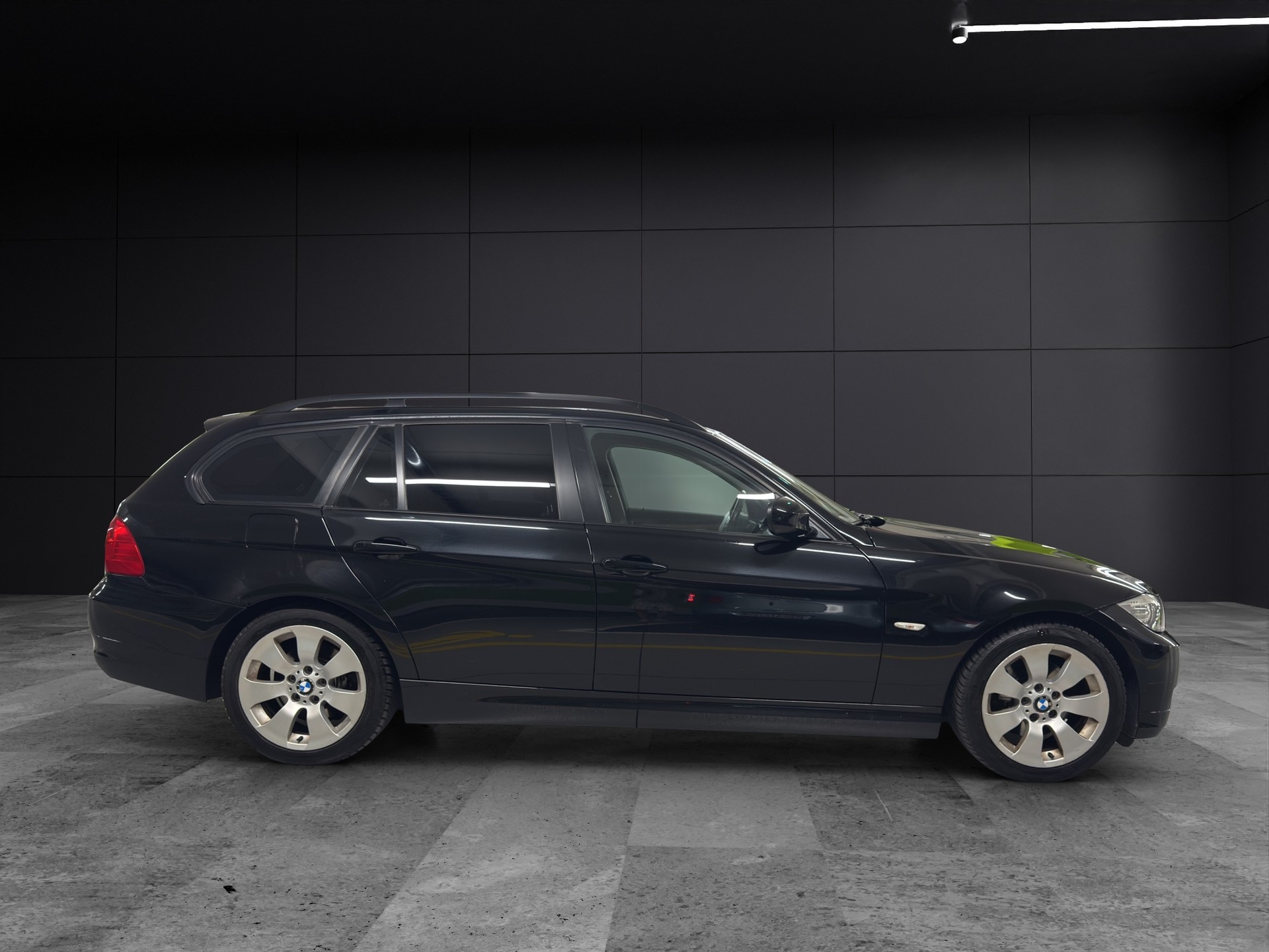 BMW 320i Touring AccessPlus Steptronic-image-3