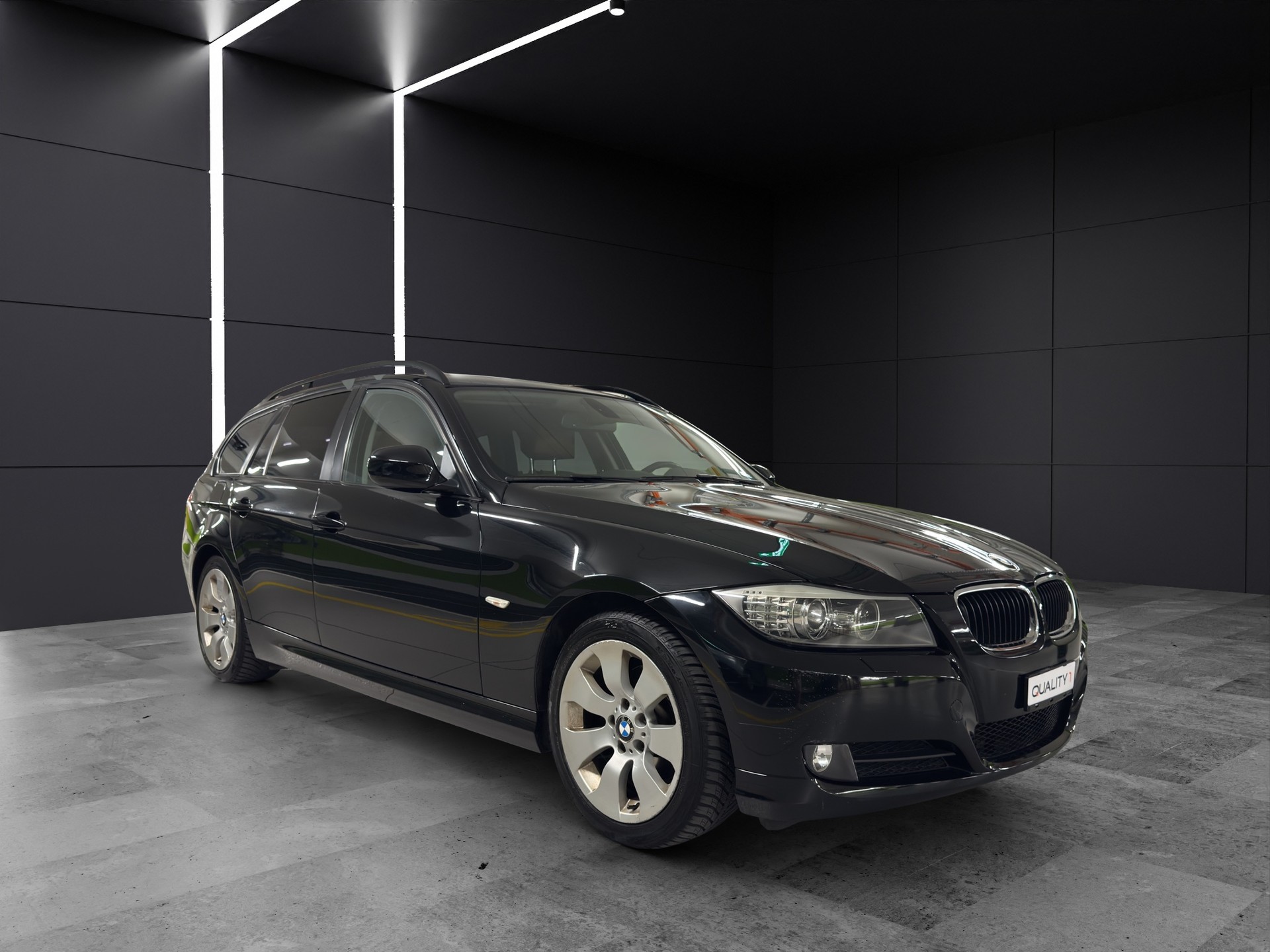 BMW 320i Touring AccessPlus Steptronic-image-2
