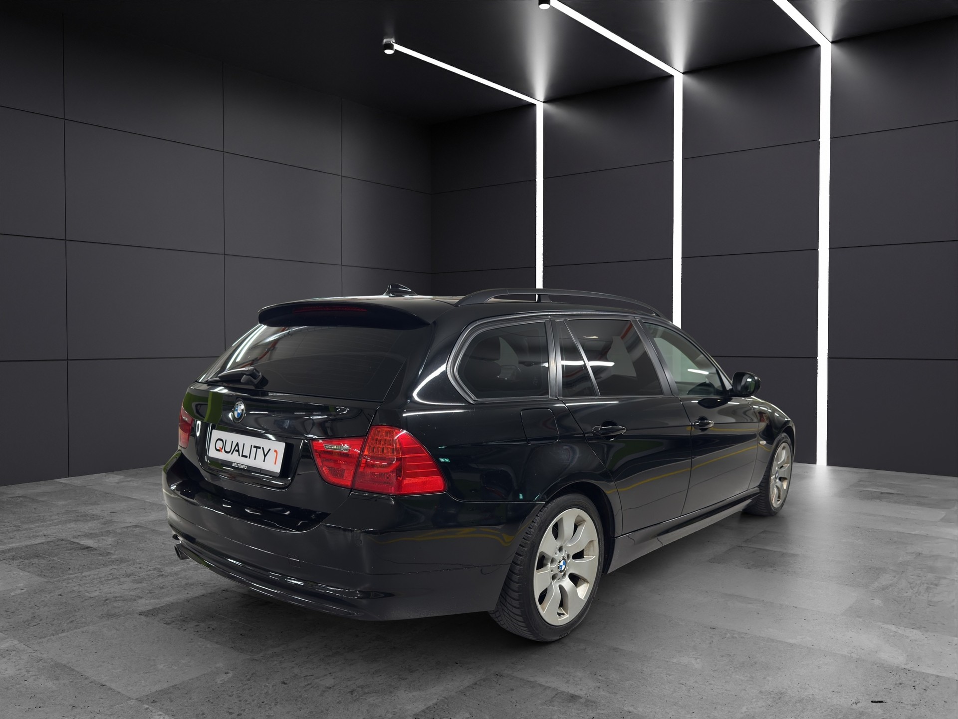 BMW 320i Touring AccessPlus Steptronic-image-4