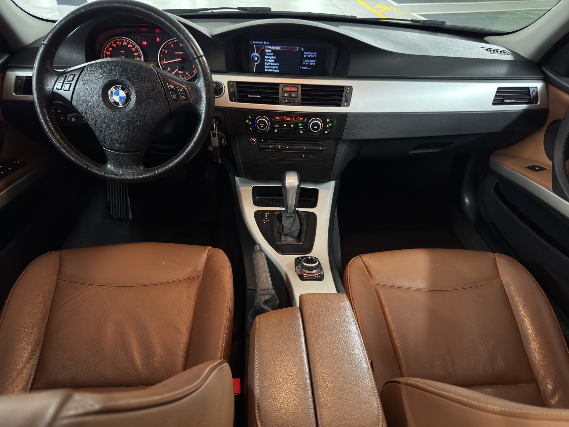 BMW 320i Touring AccessPlus Steptronic-image-11