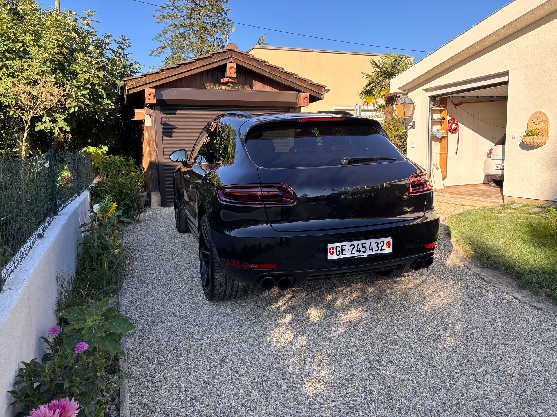PORSCHE 3.0 V6 GTS-image-2