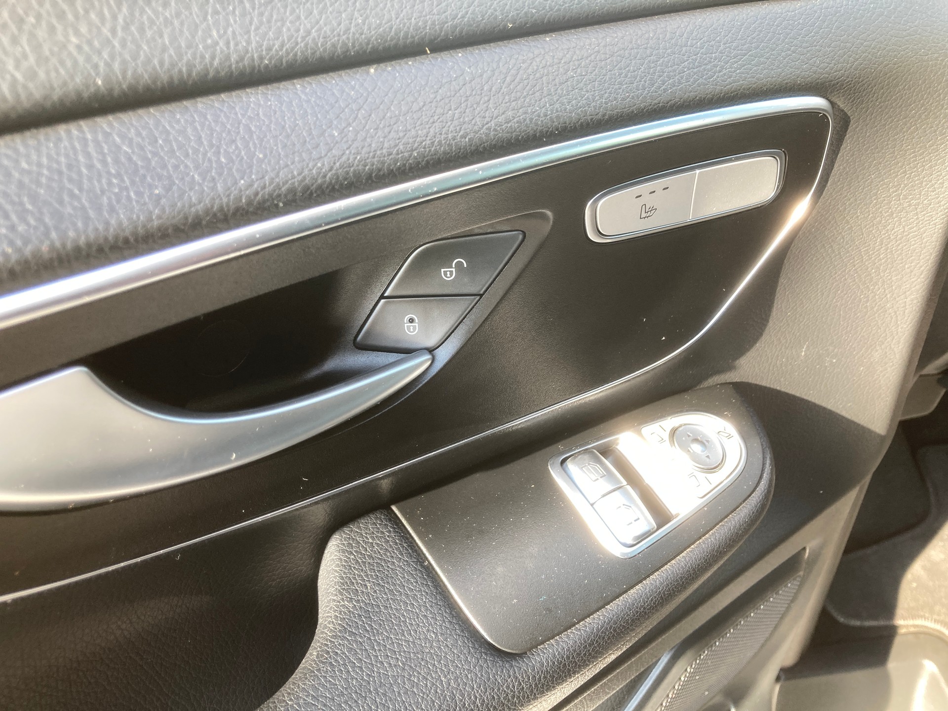 MERCEDES-BENZ V 220 d Trend lang 4Matic 9G-Tronic-image-9