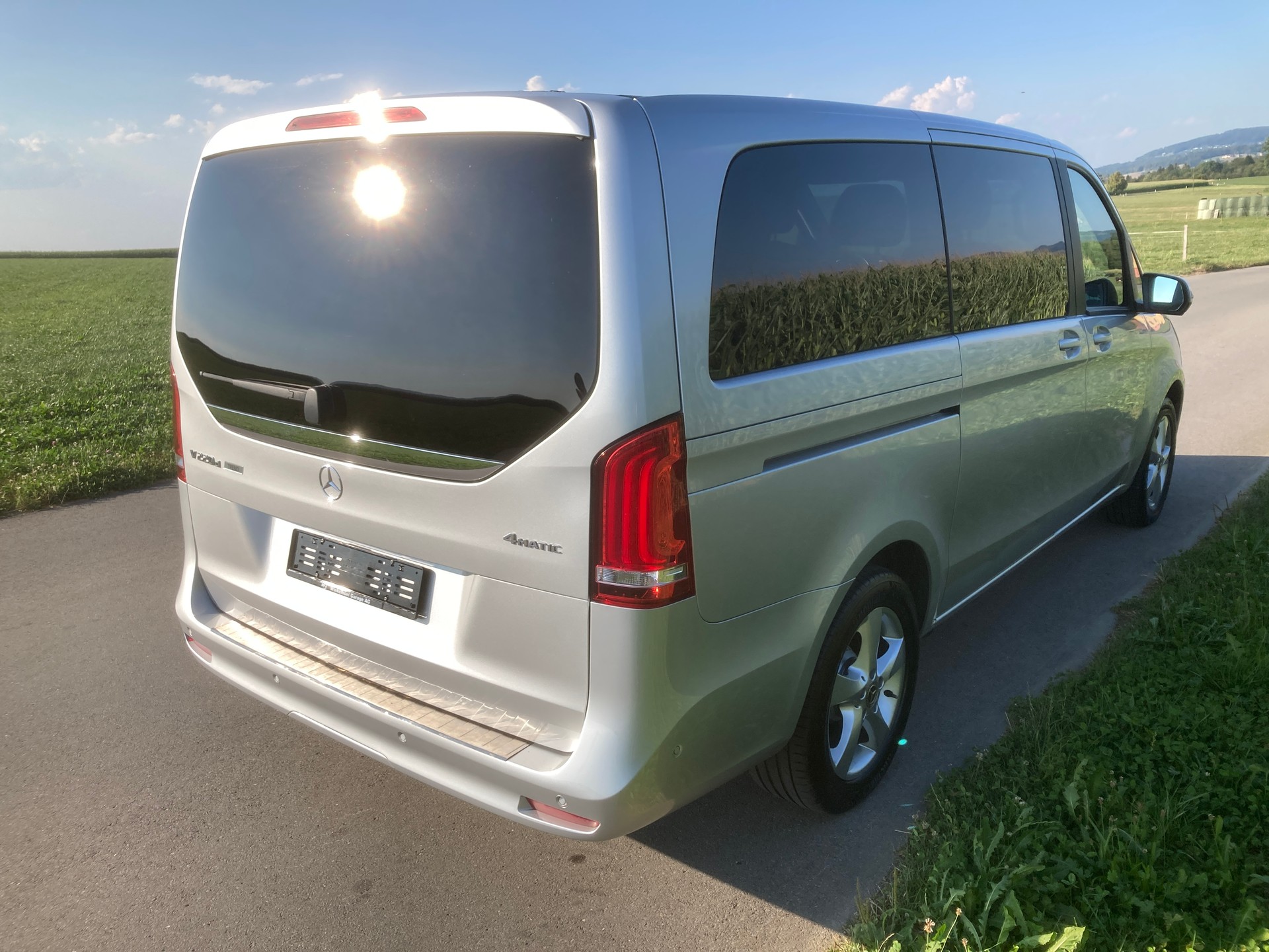 MERCEDES-BENZ V 220 d Trend lang 4Matic 9G-Tronic-image-2