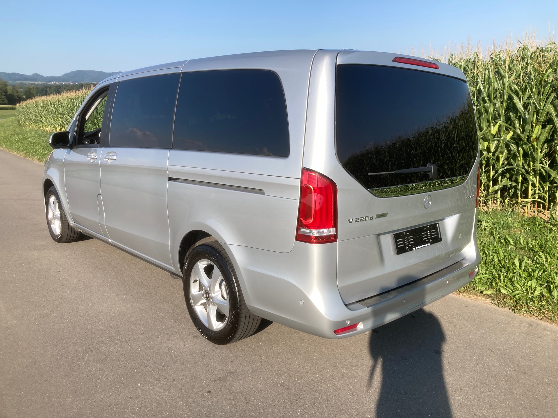 MERCEDES-BENZ V 220 d Trend lang 4Matic 9G-Tronic-image-3