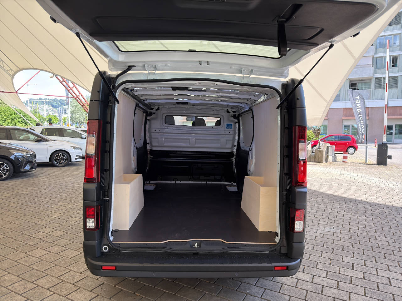 RENAULT Trafic Kaw. 3.0 t L2 H1 2.0 dCi Blue 150 Advance-image-14