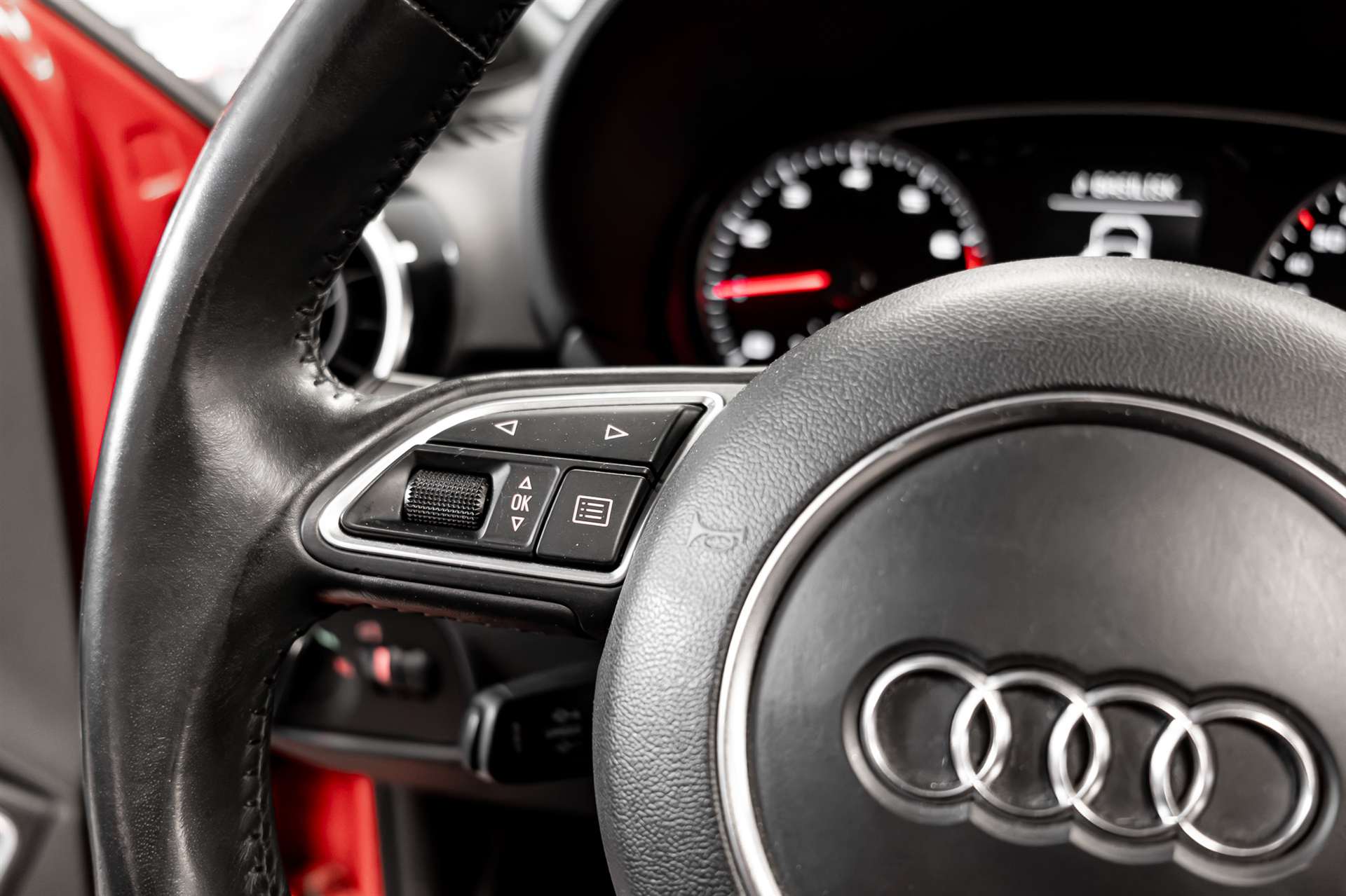 AUDI A1 1.0 TFSI Sport-image-8