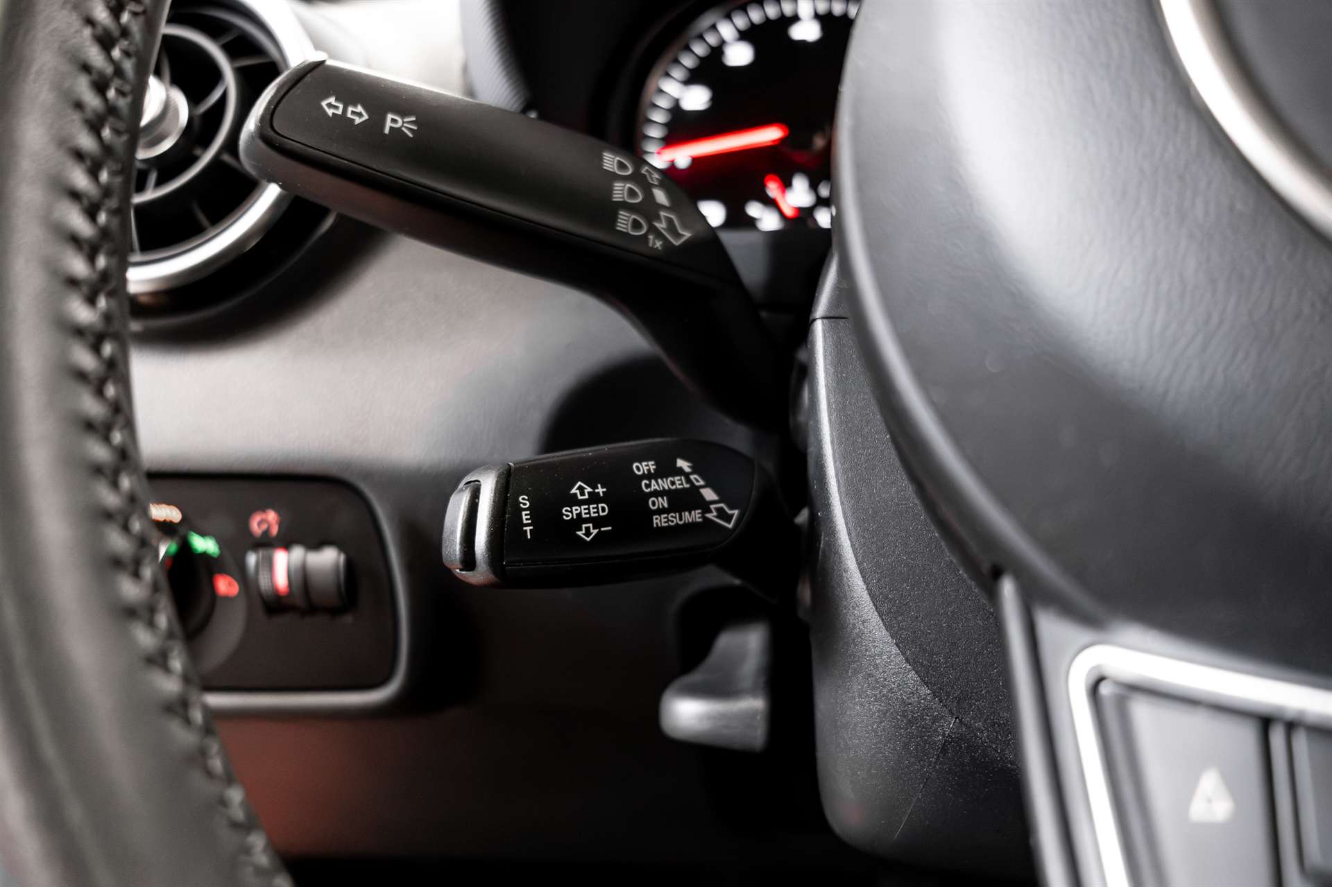 AUDI A1 1.0 TFSI Sport-image-10