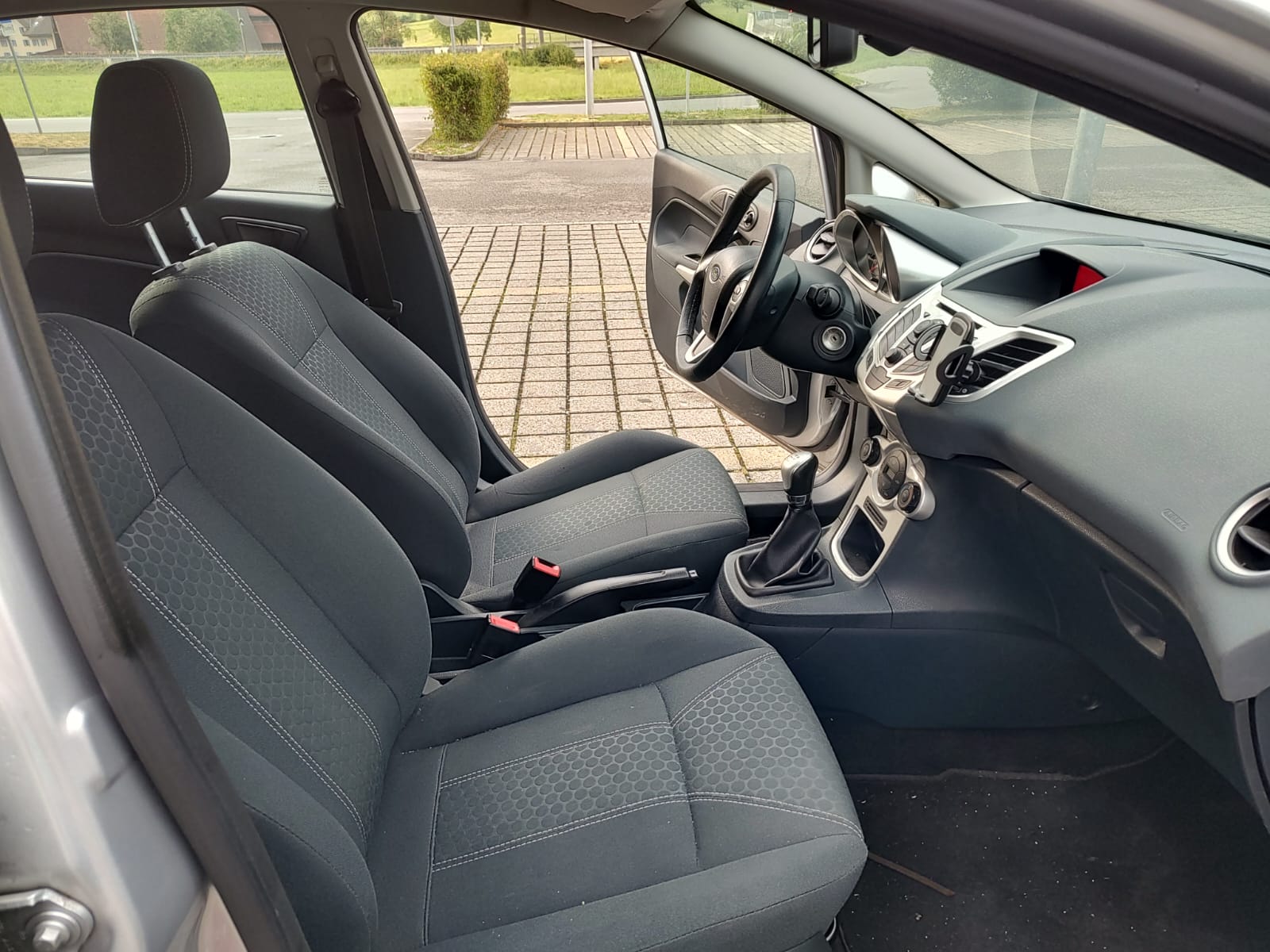 FORD 1.6 16V Titanium-image-3